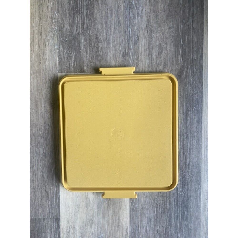 VTG Tupperware 1241-4 Harvest Gold Square Cake Taker Carrier Base